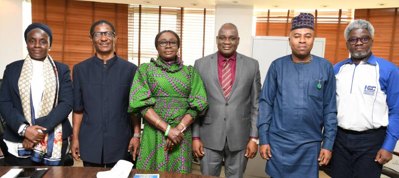 L-R:  Nafisa  Rugga, Head, Digital Media, Nigerian Communications Commission (NCC); Oscar Kalu, Director, Programmes and Organisation, National Civil Society Council of Nigeria (NCSCN); Nnena Ukoha, Head, Corporate Communications, NCC; Reuben Muoka, Director, Public Affairs, NCC; Amb. Blessing Akinlosotu, Executive Director, NCSCN and Dr. Omoniyi Ibietan, Head, Media Relations, NCC, during a courtesy visit by the NCSCN to the Commission to seek areas of collaboration in Abuja recently.