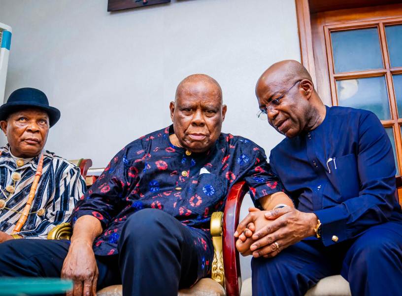 Governor Otti (right) and Pastor Shingle Wigwe.