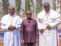 Governor Alex  Otti (middle).with the Methodist Church Nigeria Prelate (Dr) Oliver Abba (left) and Archbishop of Archdiocese of Umuahia, Methodist Church Nigeria, Most Rev Dr. Chibuzo Opoko (right).